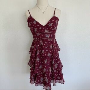 🌹 Francesca’s Burgundy Red Floral Print Tiered Ruffle Mini Dress